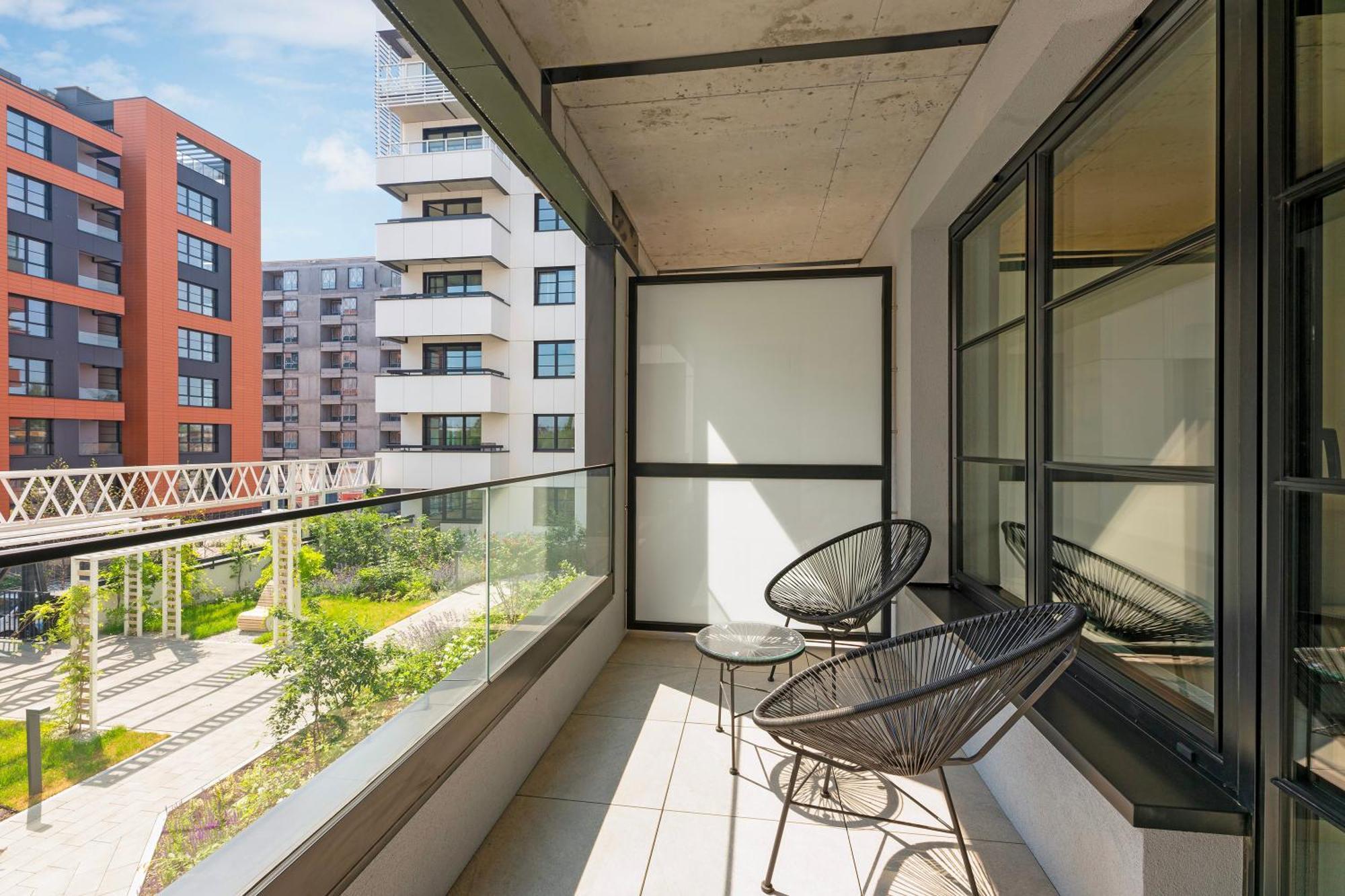 Doki Living - Foodhall & Parking By Downtown Apartments Gdansk Exterior photo