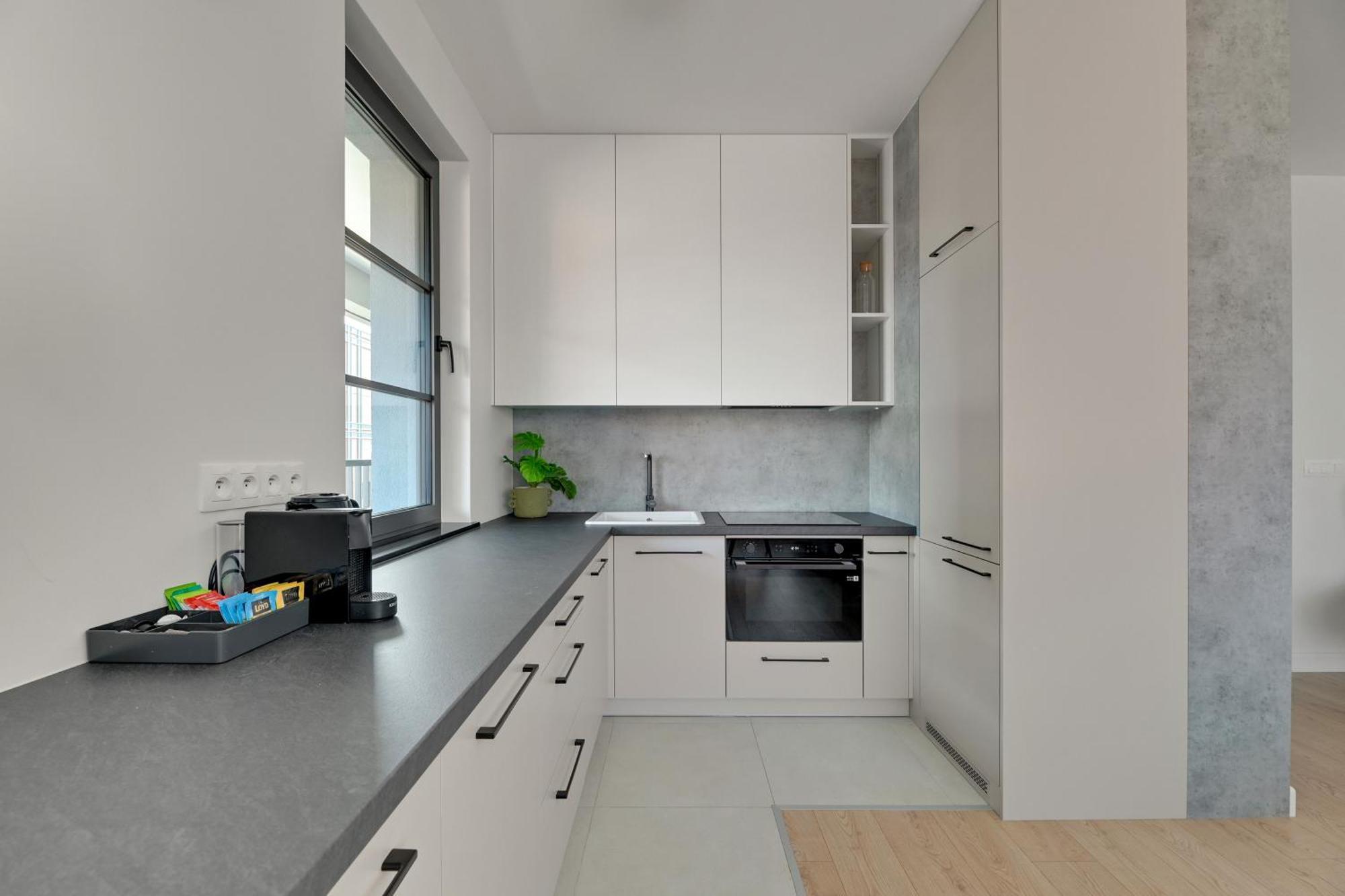 Doki Living - Foodhall & Parking By Downtown Apartments Gdansk Exterior photo